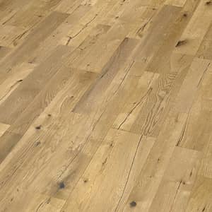 Helle braune Landhausdiele mit starker Holzmaserung