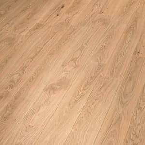 Helle rot-braune LAndhausdiele mit starker Holzmaserung