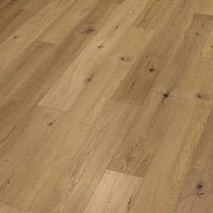 Helle Landhausdielen mit mittlerer Holzmaserung
