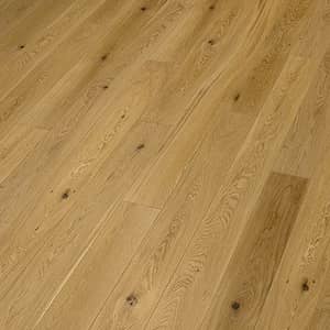 Helle Landhausdielen mit starker Holzmaserung
