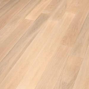 Helle Landhausdielen mit kaum Holzmaserung