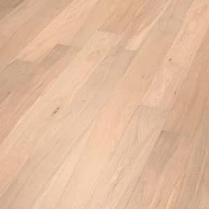 Helle Landhausdielen mit kaum Holzmaserung