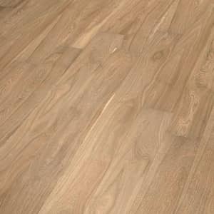 Hellbraune Landhausdielen mit mittlerer Holzmaserung