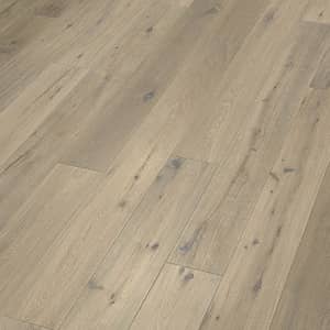 Helle gräuliche matte Landhausdielen