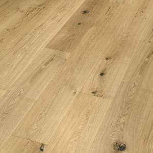 Helle Landhausdielen mit starker Holzmaserung