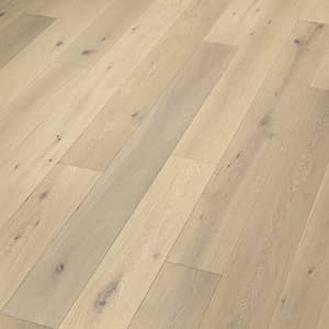 Helle Landhausdielen mit mittlerer Holzmaserung