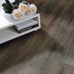 Wohnzimmer Graubrauner Vinylboden Holzoptik